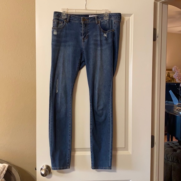 Cabi Skinny Jeans Size 8 - Picture 1 of 3